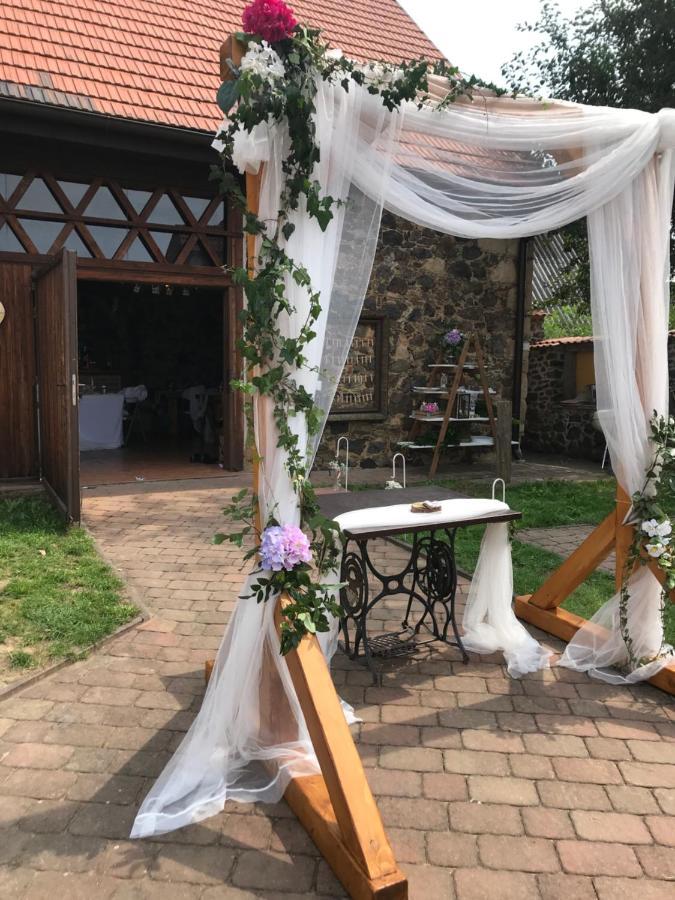 Penzion Hradecky Dvur Πίλζεν Εξωτερικό φωτογραφία